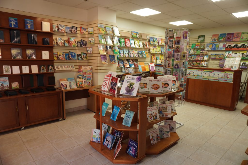 Fotografía de los libros de Ediciones Dabar